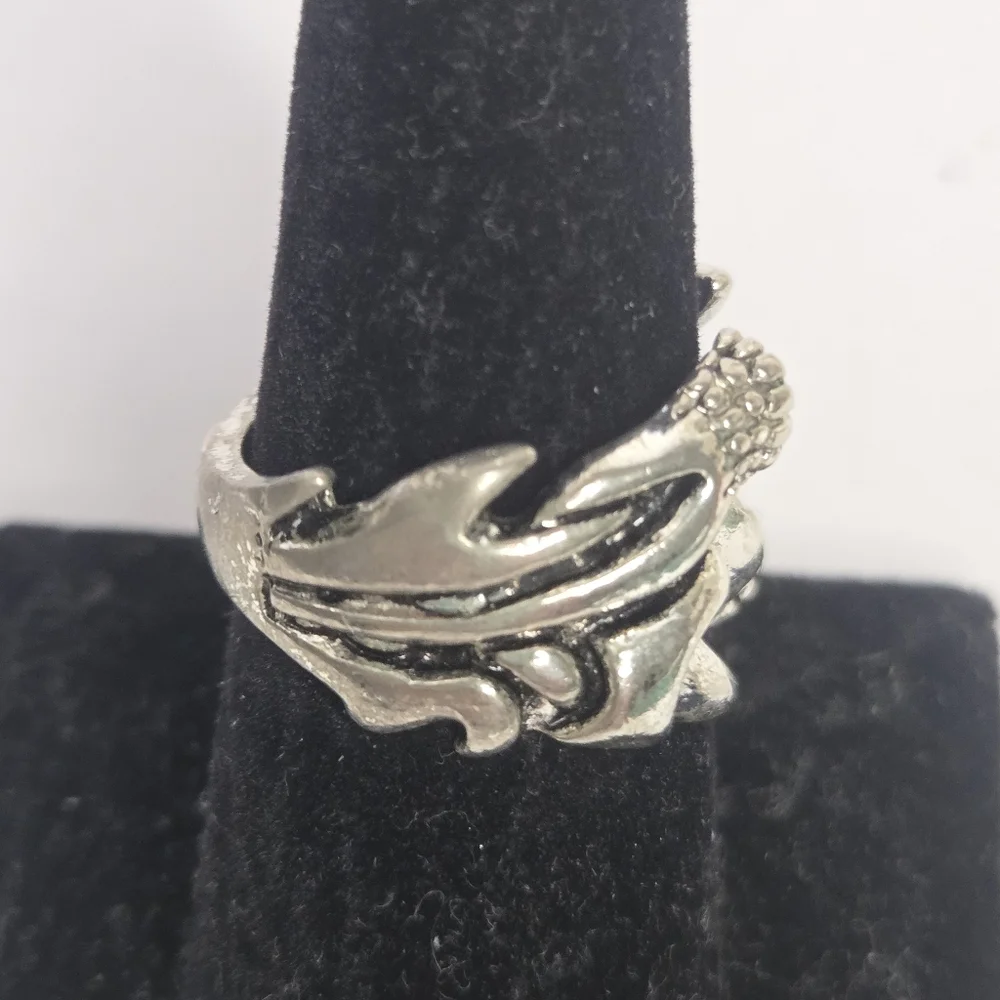 Silver Tone Brutalist Dragon Claw Ring Sz 8.5 Mythical Goth Fantasy Creature